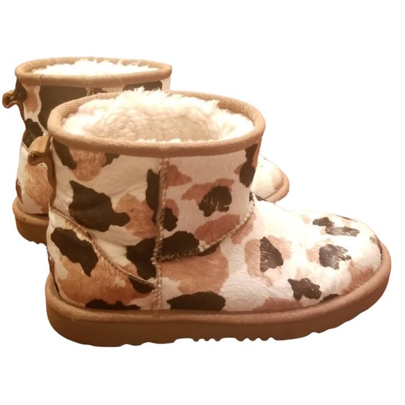 UGG | Kids | Cow Print | Classic Mini Boots | S/N 1123619K | Size: US 3 - Picture 3 of 15